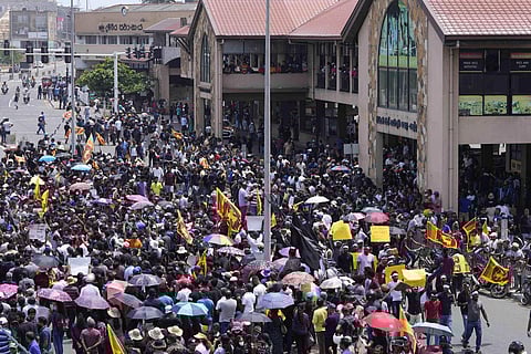 இலங்கை: பிரதமர் இல்லத்தில் போராட்டக்காரர்களிடையே மோதல்