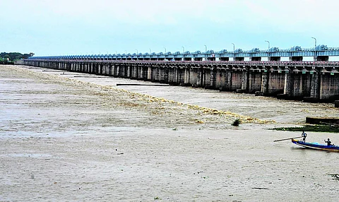 கோதாவரி ஆற்றில் இரண்டாவது நாளாக வெள்ளப்பெருக்கு