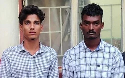 கைது செய்யப்பட்ட சிவானந்தன் (22). கதிரவன் (30).
