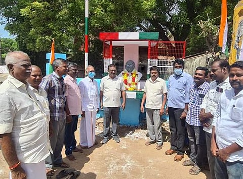 நீடாமங்கலம் ஊராட்சி ஒன்றிய அலுவலகம் சார்பில் நடந்த காமராஜர் பிறந்தநாள் விழா.