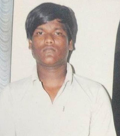 கொலை செய்யப்பட்ட வேலு .