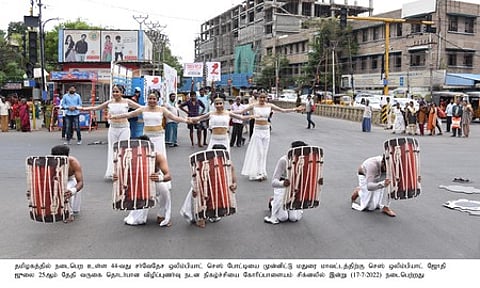 மதுரையில் ‘செஸ் ஒலிம்பியாட்’ விழிப்புணா்வு மிதிவண்டி பேரணி: கலை நிகழ்ச்சிகள் மாவட்ட ஆட்சியா், மாநகராட்சி ஆணையா் பங்கேற்பு