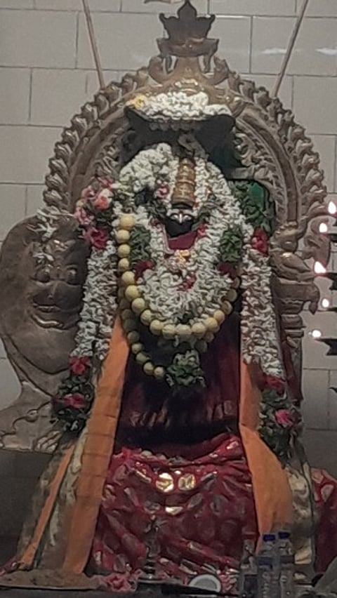 ஆடி மாதப் பிறப்பு: அம்மன் கோயிலில் சிறப்பு வழிபாடு