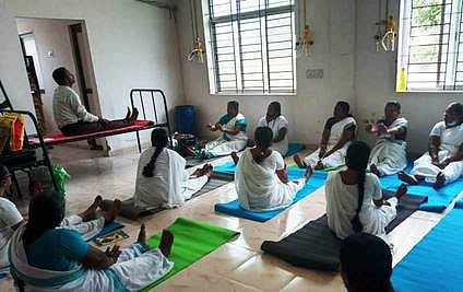 பயிற்சியில் பங்கேற்ற செவிலியா்.