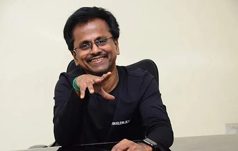 விஜய் படம் இல்லனா என்ன? அடுத்ததாக இரண்டு பெரிய நடிகர்களை இயக்கவிருக்கும் ஏ.ஆர்.முருகதாஸ்