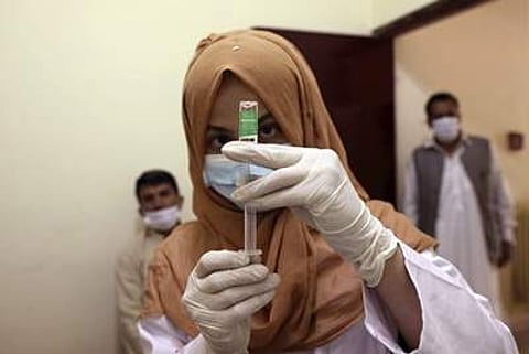 தமிழகத்தில் புதிதாக 2,142 பேருக்கு கரோனா; சென்னையில் 561