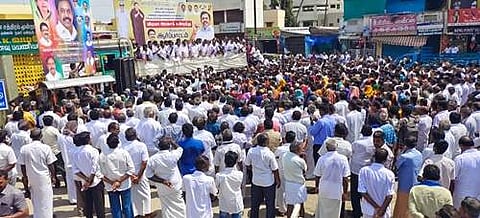 ஈரோடு: மின் கட்டண உயர்வைக் கண்டித்து அதிமுகவினர் ஆர்ப்பாட்டம்