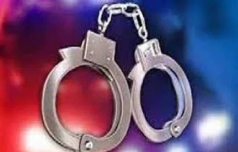 அசாம்: லஞ்சம் வாங்கிய அரசு அதிகாரிகள் கைது