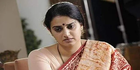 கன்னட நடிகை காவல்துறையில் புகார்: 4வது திருமணம்தான் காரணமா?