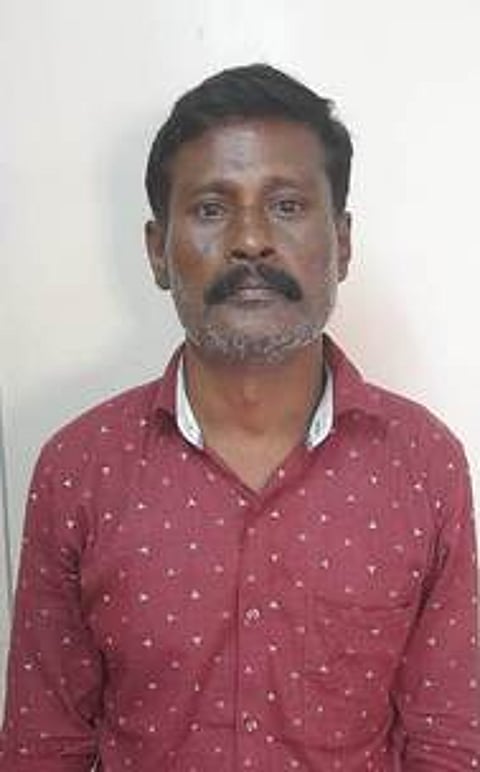 கைது செய்யப்பட்ட பழனிசாமி