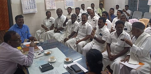 வந்தவாசி வட்டாட்சியா் அலுவலகத்தில் நடைபெற்ற அனைத்துக் கட்சி ஆலோசனைக் கூட்டம்.