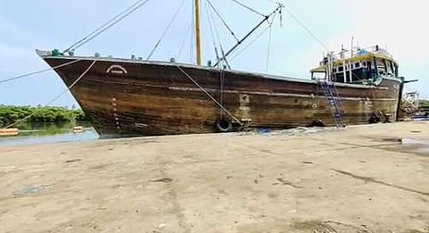 புதுச்சேரி வந்த சரக்கு கப்பல்: என்ன காரணம்?