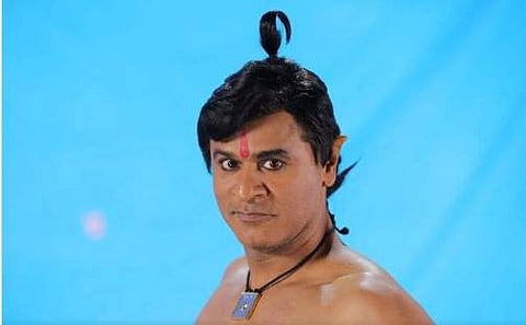 5 நொடிக்காக தாடி மீசை எடுத்த பிரபுதேவா