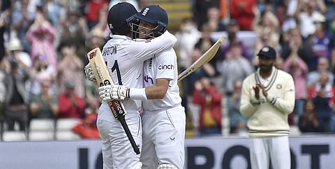 சதமடித்த ரூட், பேர்ஸ்டோ: 5-வது டெஸ்டை வென்று சாதனை படைத்த இங்கிலாந்து அணி
