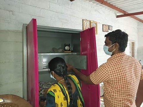 நங்கவள்ளி அருகே கத்திமுனையில் தங்க நகை கொள்ளை!