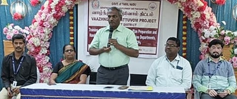 வாழ்ந்துகாட்டும் திட்டத்தின் இணை மானிய திட்ட அறிமுகக் கூட்டத்தில் பேசிய ராணிப்பேட்டை ஆட்சியா் தெ.பாஸ்கர பாண்டியன்.