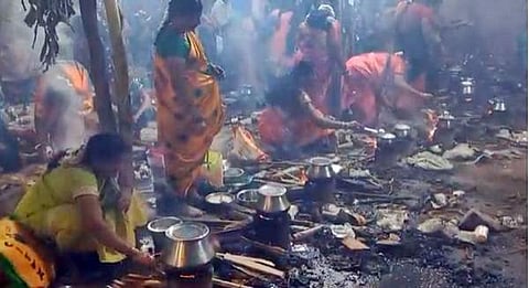 சேலம் ஆடித்திருவிழா: விடிய விடியப் பொங்கல் வைத்து பக்தர்கள் நேர்த்திக்கடன்