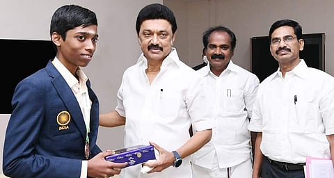 பிறந்த நாள்: தமிழக முதல்வரிடம் வாழ்த்து பெற்ற பிரக்ஞானந்தா