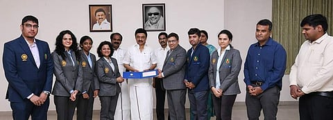 இந்திய செஸ் அணிகளுக்குப் பரிசுத்தொகையை வழங்கிய தமிழக முதல்வர்