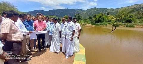 கடவூா் ஒன்றிய பகுதிகளில் ஜல்சக்தி அபியான் திட்ட செயல்பாடுகளை அதிகாரிகள் ஆய்வு