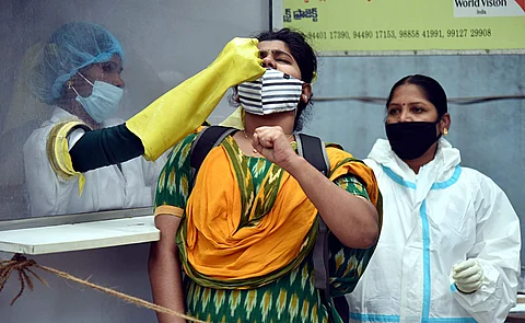 தமிழ்நாட்டில் புதிதாக 775 பேருக்கு கரோனா தொற்று