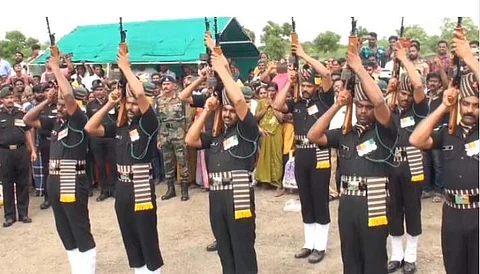 21 குண்டுகள் முழங்க ராணுவ வீரர் உடல் நல்லடக்கம்