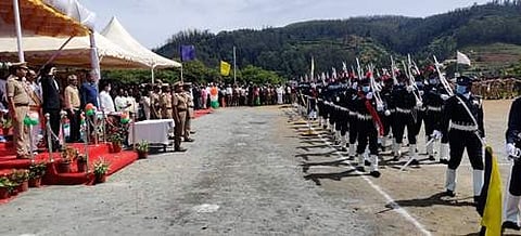 நீலகிரியில் சுதந்திர நாள் விழா: ஆட்சியர் தேசியக் கொடியை ஏற்றி மரியாதை