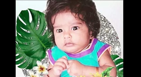 தனியார் பள்ளி பேருந்தின் முன்பக்க சக்கரத்தில் சிக்கி  பலியான ஒன்றரை வயது குழந்தை பவானிகா