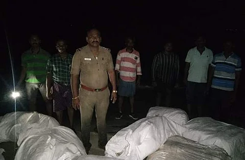 தூத்துக்குடி அருகே ரூ. 20 லட்சம் மதிப்பிலான பீடி இலைகள் பறிமுதல்