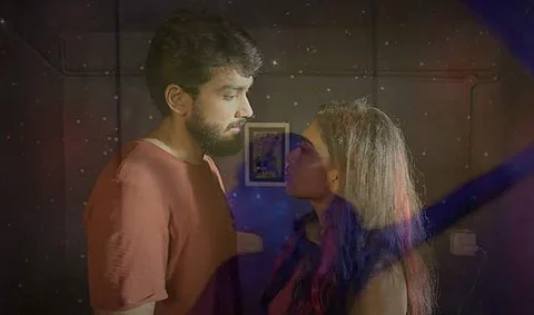 'பெண்ணும் பெண்ணும்' காதலித்தால் தவறா? வெளியானது ‘நட்சத்திரம் நகர்கிறது’ டிரைலர்