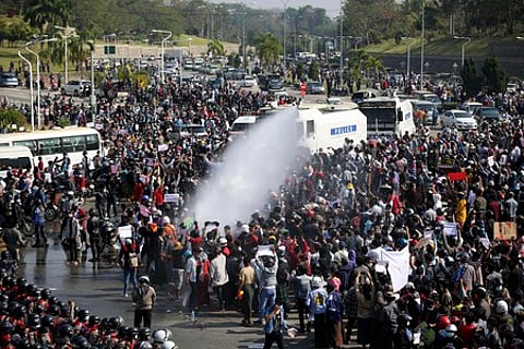 மியான்மரின் அபயக்குரல்! மியான்மர் அரசியல் நிலை குறித்த தலையங்கம்