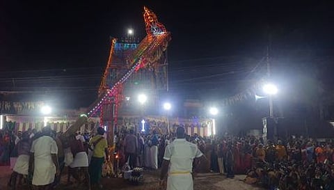 வடக்குப்பொய்கைநல்லூா் நல்லமுத்து மாரியம்மன் கோயிலில் நடைபெற்ற செடில் திருவிழா.