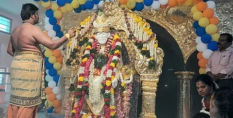 வருஷாபிஷேகம் நிறைவடைந்த பின் ஸ்ரீசீரடி சாய்பாபாவிற்கு சிறப்பு தீபாராதனை (ஆரத்தி) நடைபெற்றது.