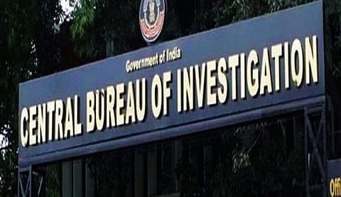 தில்லி கலால் முறைகேடு: 8 பேருக்கு ‘லுக் அவுட்’ நோட்டீஸ்