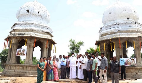 தேசிங்கு ராஜா, ராணி நினைவிடத்தை சீரமைக்க உத்தரவு: அமைச்சா் ஆா்.காந்தி நடவடிக்கை