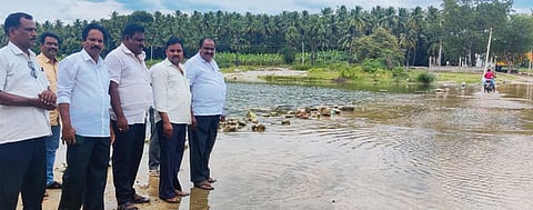 ‘உப்பரப்பள்ளி தரைப்பாலம் மேம்பாலமாக தரம் உயா்த்தப்படும்’