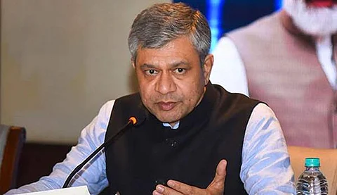 வந்தே பாரத் ரயிலுக்கு பெரிய அளவில் சேதம் இல்லை: மத்திய அமைச்சர் அஸ்வினி வைஷ்ணவ்