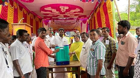 மக்கள் தொடா்பு முகாமில் நலத்திட்ட உதவிகள் எம்எல்ஏ பங்கேற்பு