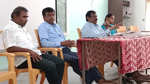 ஆய்வுக் கூட்டத்தில் ஆசிரியா்கள் தடுமாற்றம்: அரசுத் தோ்வுகள் இணை இயக்குநா் அதிருப்தி