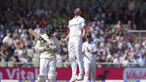 விக்கெட்டு எடுத்த களிப்பில் ஜேம்ஸ் ஆண்டர்சன்.