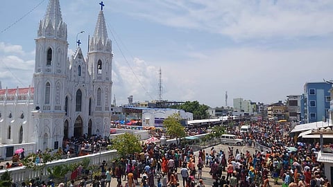 வேளாங்கண்ணி பேராலய ஆண்டுப் பெருவிழா: லட்சக்கணக்கான பக்தர்கள் வருகை