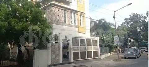 பரபரப்பைக் கூட்டும் வருமான வரிச் சோதனை