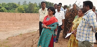 பெரம்பலூா் மாவட்டத்தில் 32 குளங்களில் புனரமைப்புப் பணி