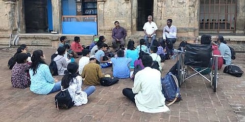 பள்ளி மாணவா்களுக்கான வரலாற்று உலா