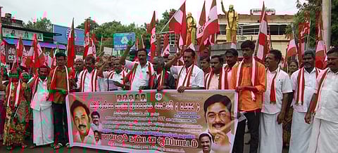 அரிசி மீதான ஜிஎஸ்டி விதிப்பைக் கைவிட கோரி ஆா்ப்பாட்டம்