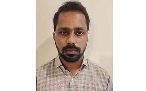 இசைக் கலைஞா்களிடம் ரூ. 54 லட்சம் மோசடி: இளைஞா் கைது; ரூ. 12 லட்சம் ரொக்கம் பறிமுதல்