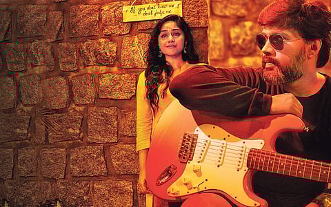 நவீன வாழ்க்கையின் காதல் !