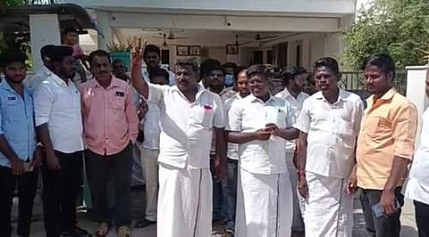 முன்னாள் அமைச்சர் சி.விஜயபாஸ்கரின் வீட்டில் 9 மணி நேரமாக அதிரடி சோதனை!