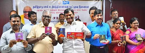 ஆயுதபூஜை, தீபாவளி பண்டிகைகளுக்கான இனிப்பு வகைகள் விற்பனை: அமைச்சர் நாசர் தொடங்கி வைத்தார்