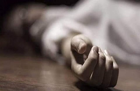 பள்ளியில் தற்கொலைக்கு முயன்ற இரு மாணவிகள்: மருத்துவமனையில் அனுமதி